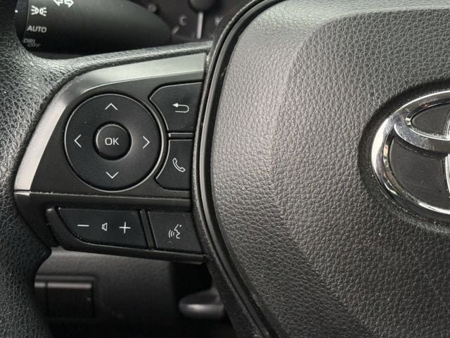 Used 2023 Toyota Corolla LE FWD image 12