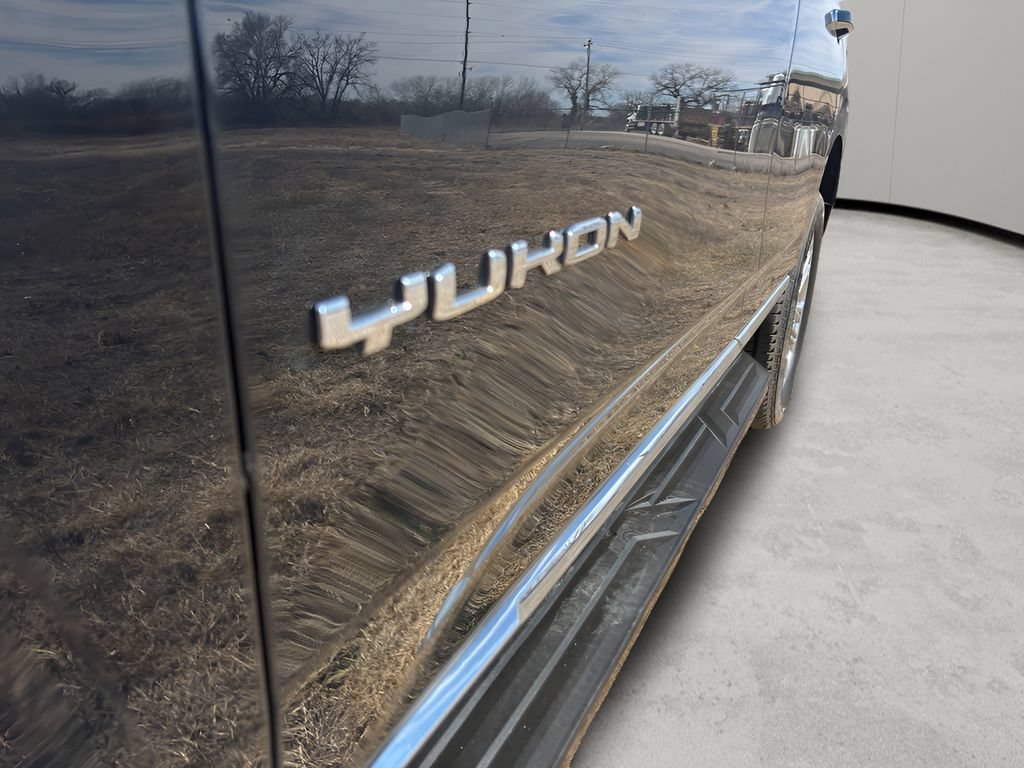 Used 2024 GMC Yukon SLT AWD/4WD image 10