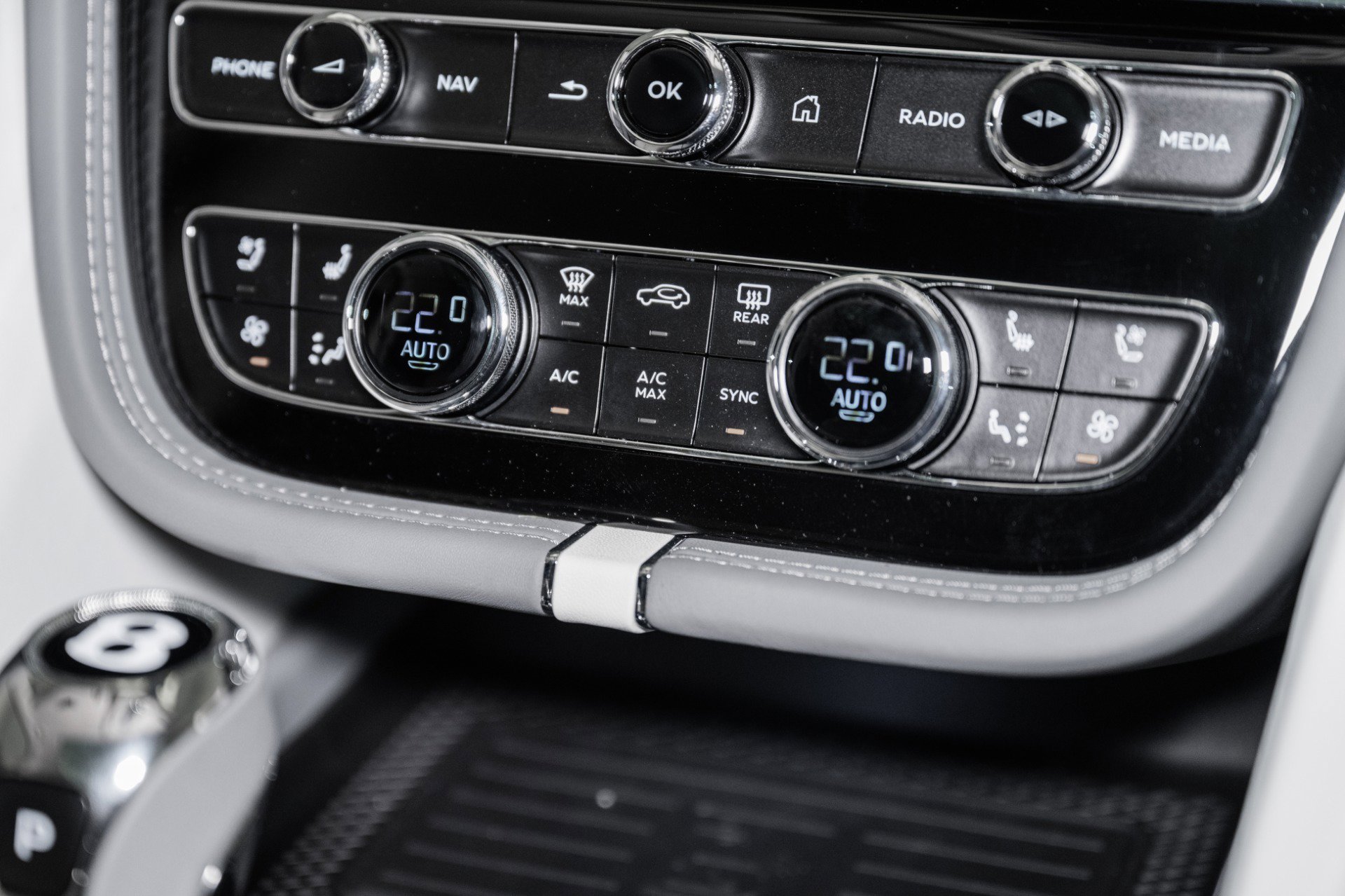 New 2025 Bentley Bentayga Extended Wheelbase image 47