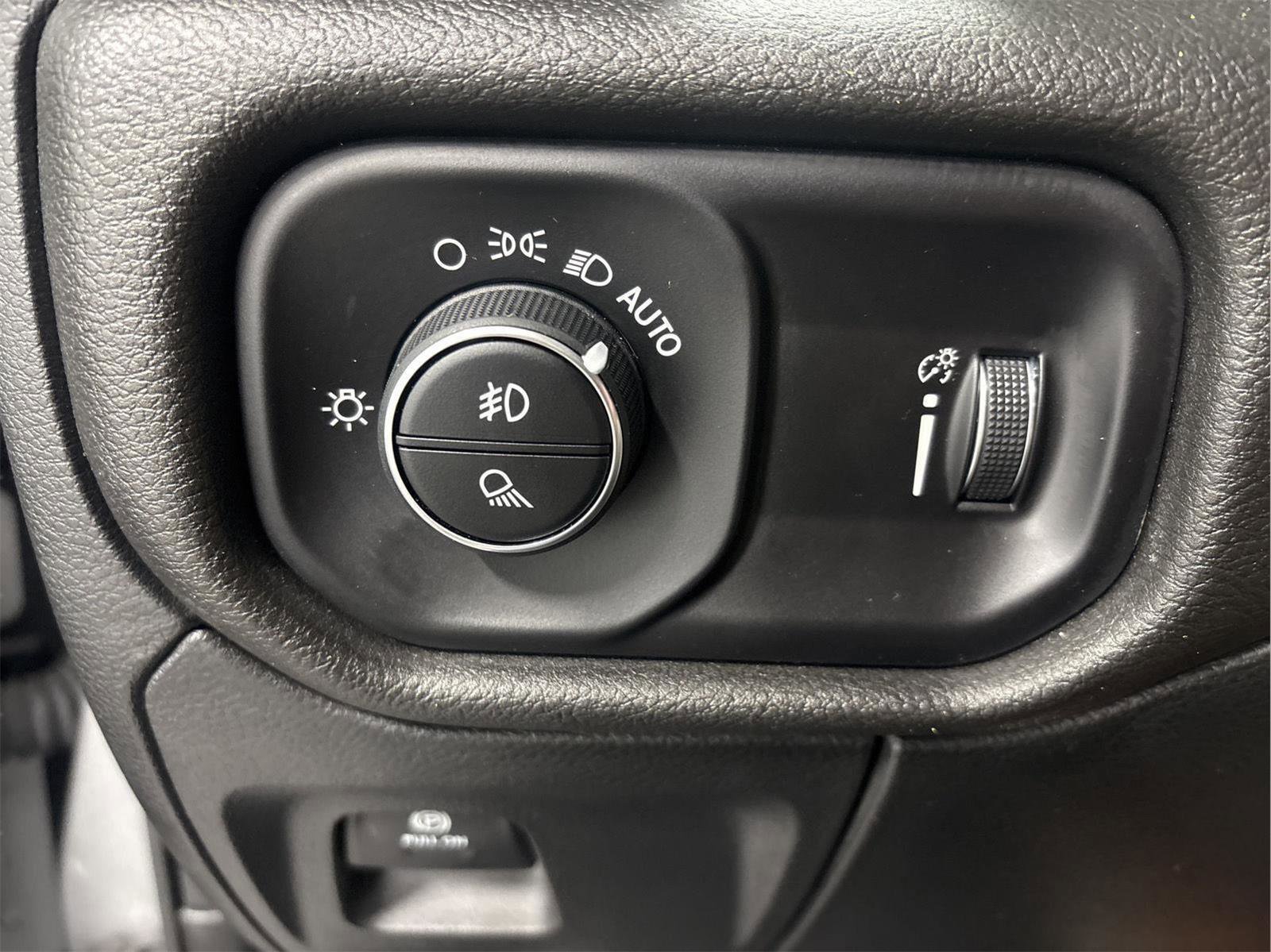 Used 2024 RAM 1500 Tradesman w/ Trailer Tow Group image 17