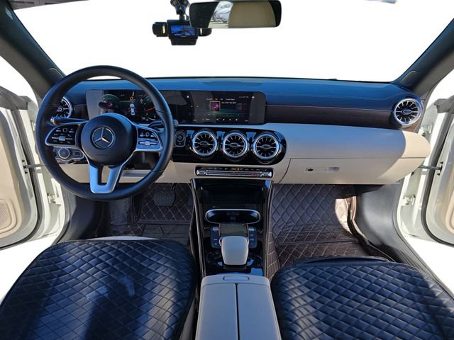 Used 2023 Mercedes-Benz CLA 250 image 9