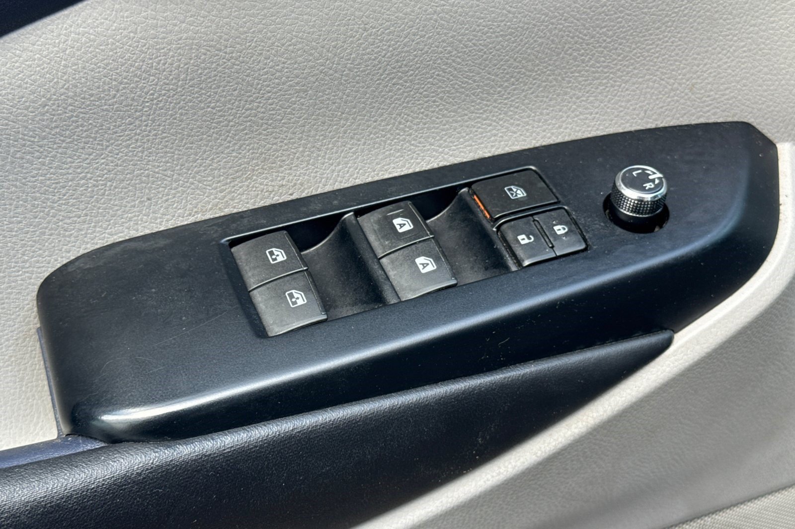 Used 2018 Toyota Highlander XLE FWD image 14