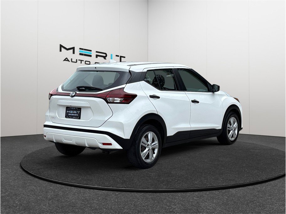 Used 2021 Nissan Kicks S FWD image 9
