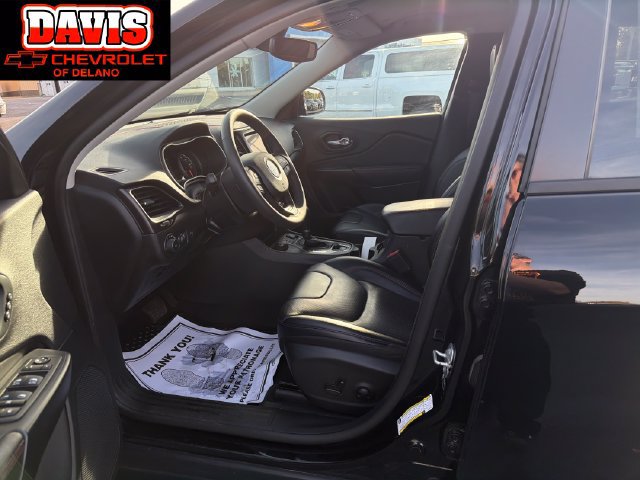 Used 2022 Jeep Cherokee Trailhawk w/ Premium Leather Package AWD/4WD image 11