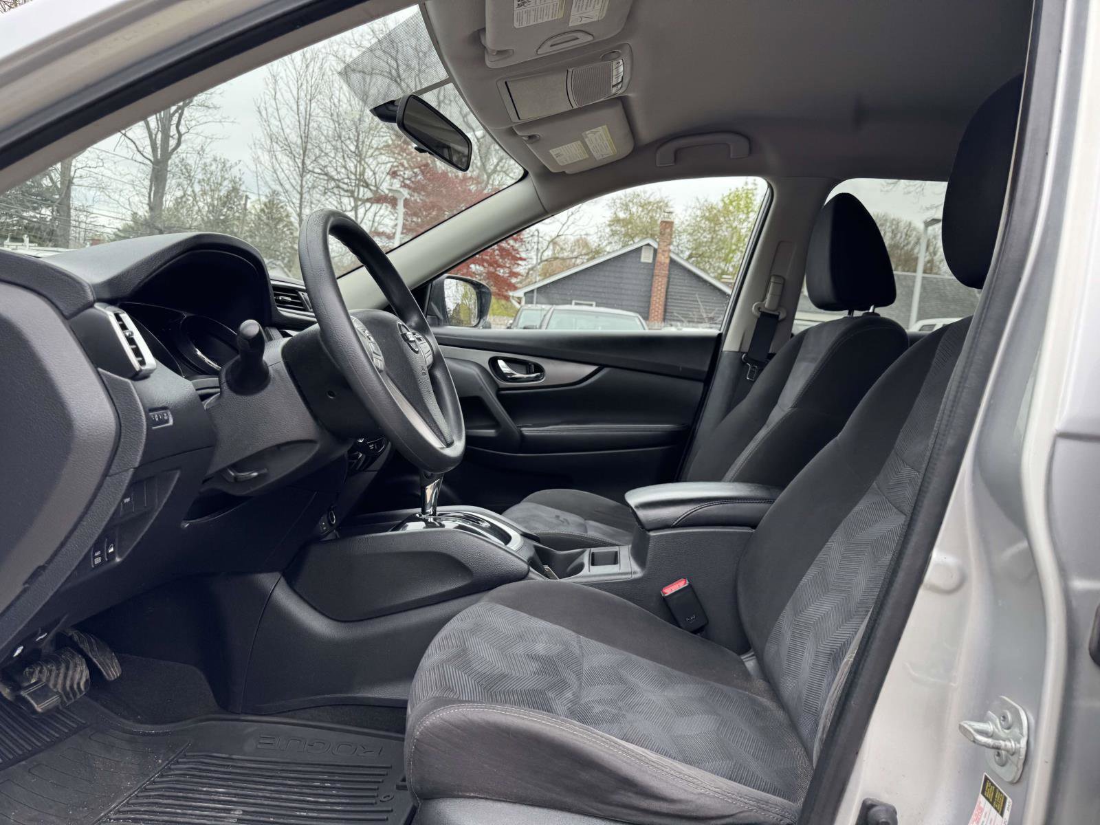 Used 2015 Nissan Rogue SV AWD/4WD image 12