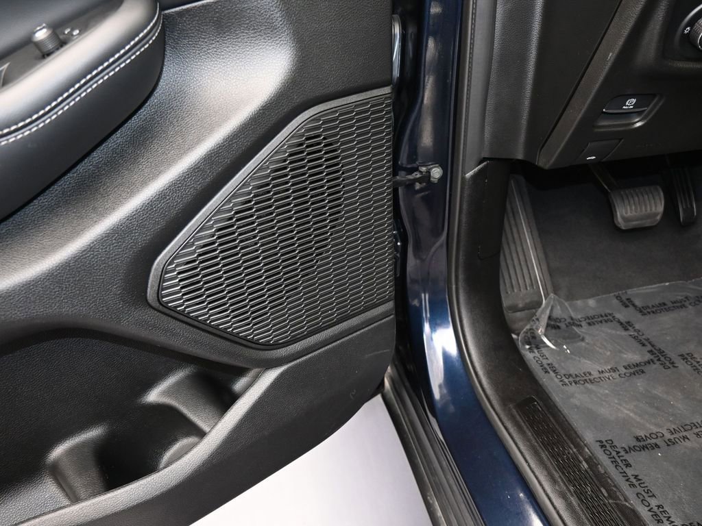 Used 2024 Jeep Grand Cherokee L Limited w/ Black Appearance Package image 13