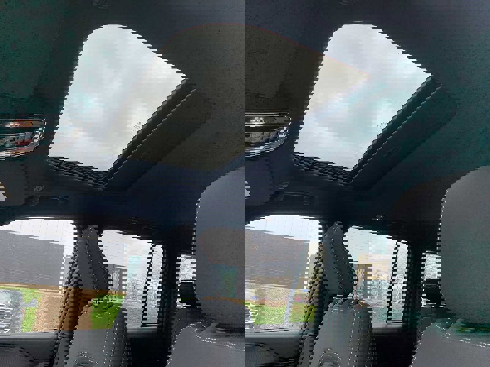 New 2025 Jeep Grand Cherokee Laredo X w/ Luxury Tech Group I image 8