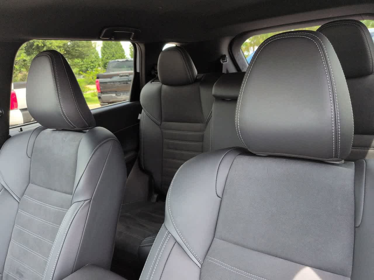 Used 2026 Mitsubishi Outlander SE FWD image 8