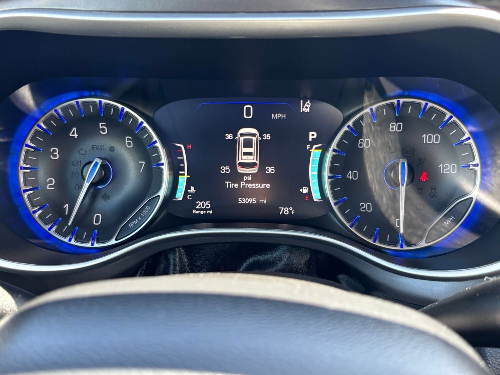 Used 2025 Chrysler Pacifica Select FWD image 42