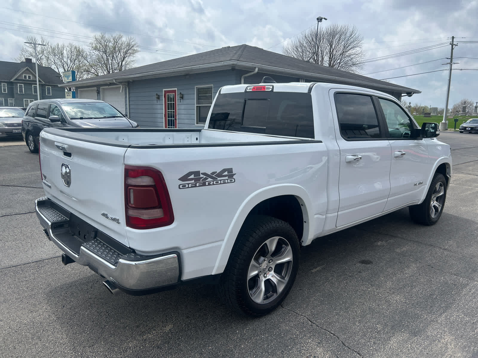 Used 2022 RAM 1500 Laramie w/ Off Road Group AWD/4WD image 4