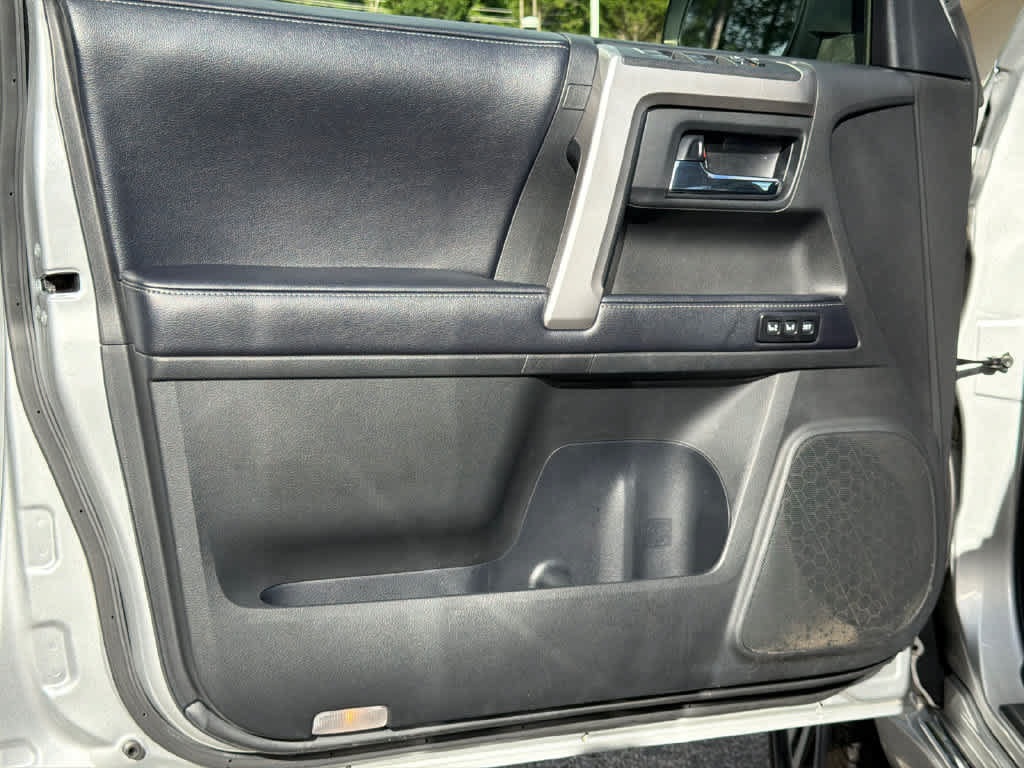 Used 2018 Toyota 4Runner Limited AWD/4WD image 10