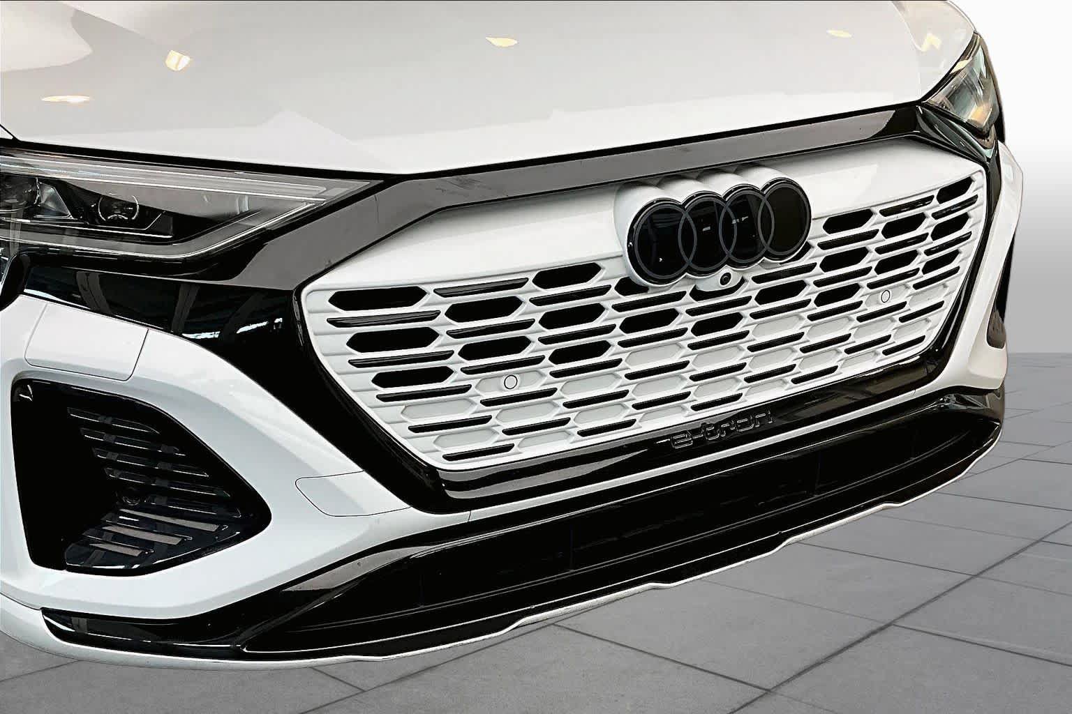 Certified 2024 Audi Q8 e-tron Prestige w/ Prestige Package AWD/4WD image 29