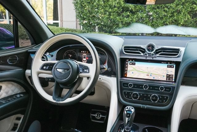 Used 2022 Bentley Bentayga AWD/4WD image 33