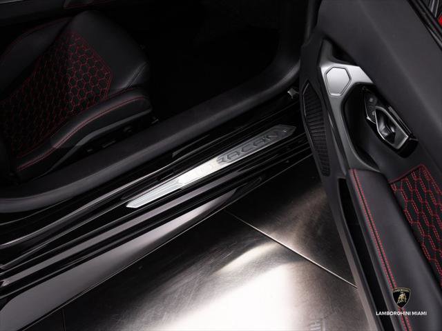 Used 2019 Lamborghini Huracan LP 580-2 RWD image 32