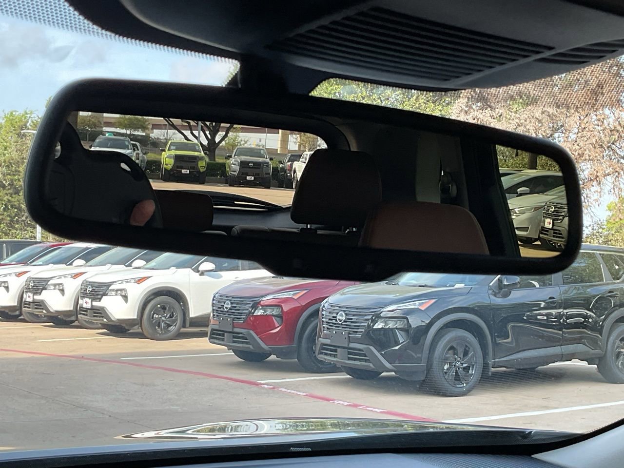 Used 2025 Nissan Rogue Platinum w/ Platinum Premium Package image 31