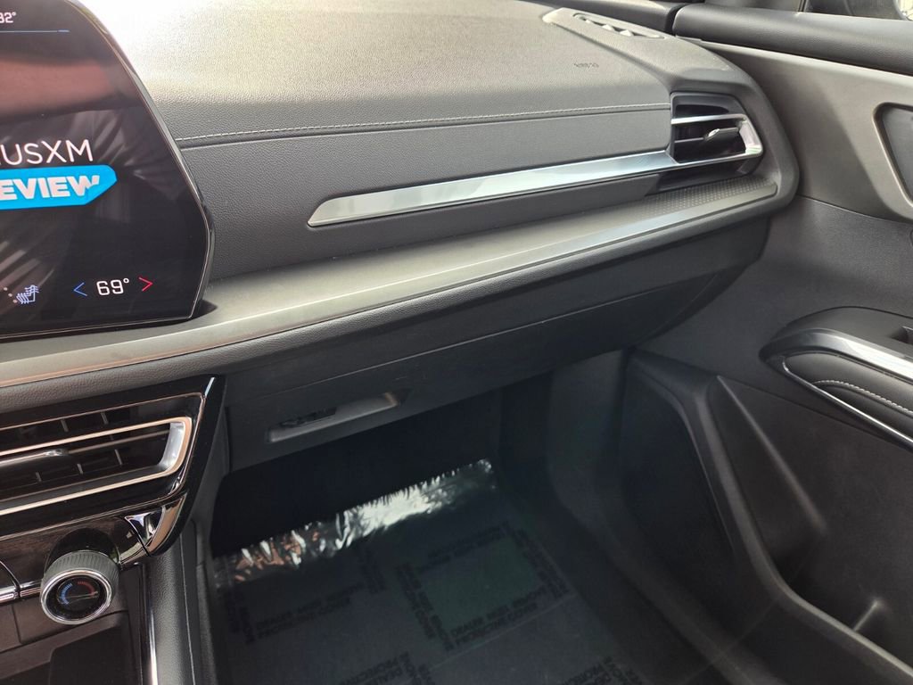 Certified 2025 Chevrolet Traverse LT FWD image 27