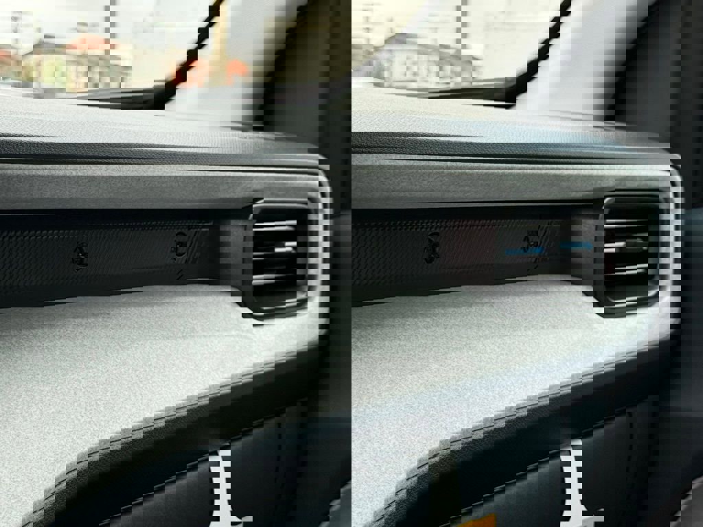 New 2025 Ford Maverick XLT w/ Equipment Group 302A image 9