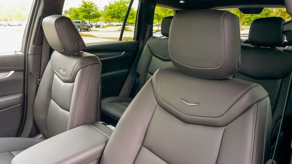 Certified 2025 Cadillac XT6 Luxury FWD image 23