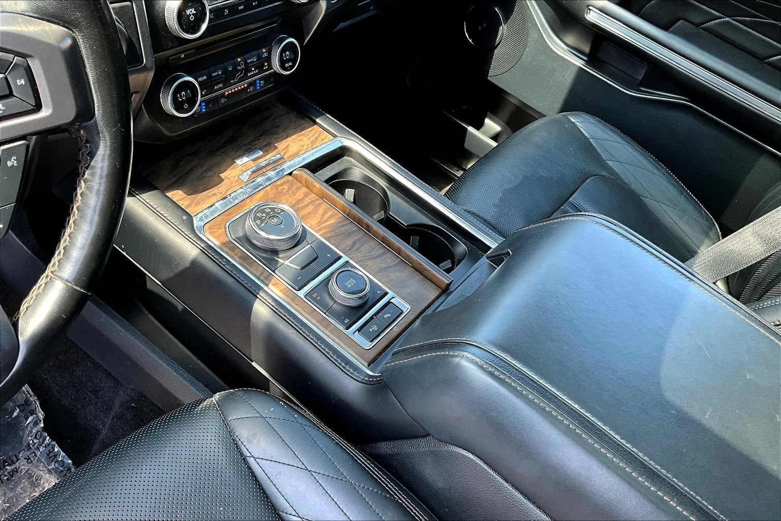 Used 2018 Ford Expedition Platinum AWD/4WD image 14