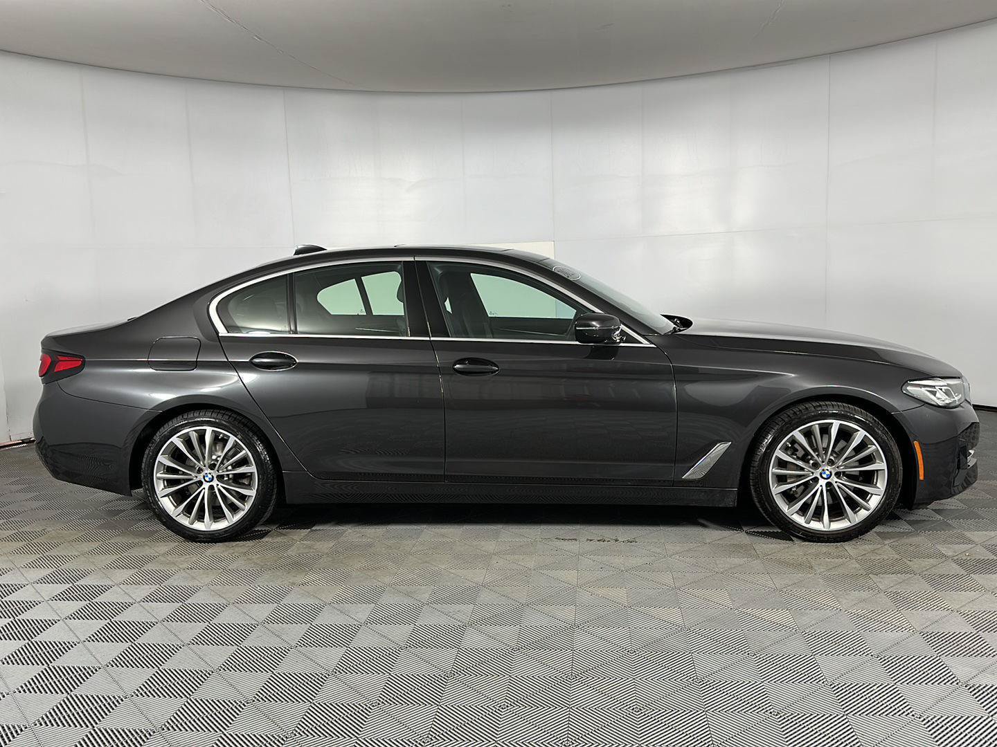Used 2023 BMW 530i xDrive w/ Convenience Package AWD/4WD image 27