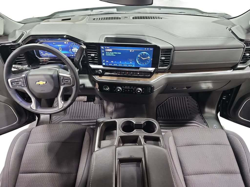 Used 2023 Chevrolet Silverado 1500 LT AWD/4WD image 9