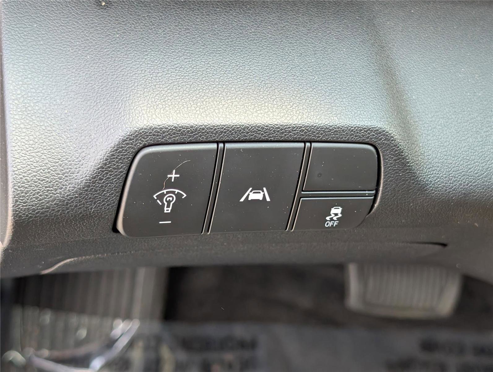 Used 2023 Hyundai Elantra SEL w/ Cargo Package FWD image 19