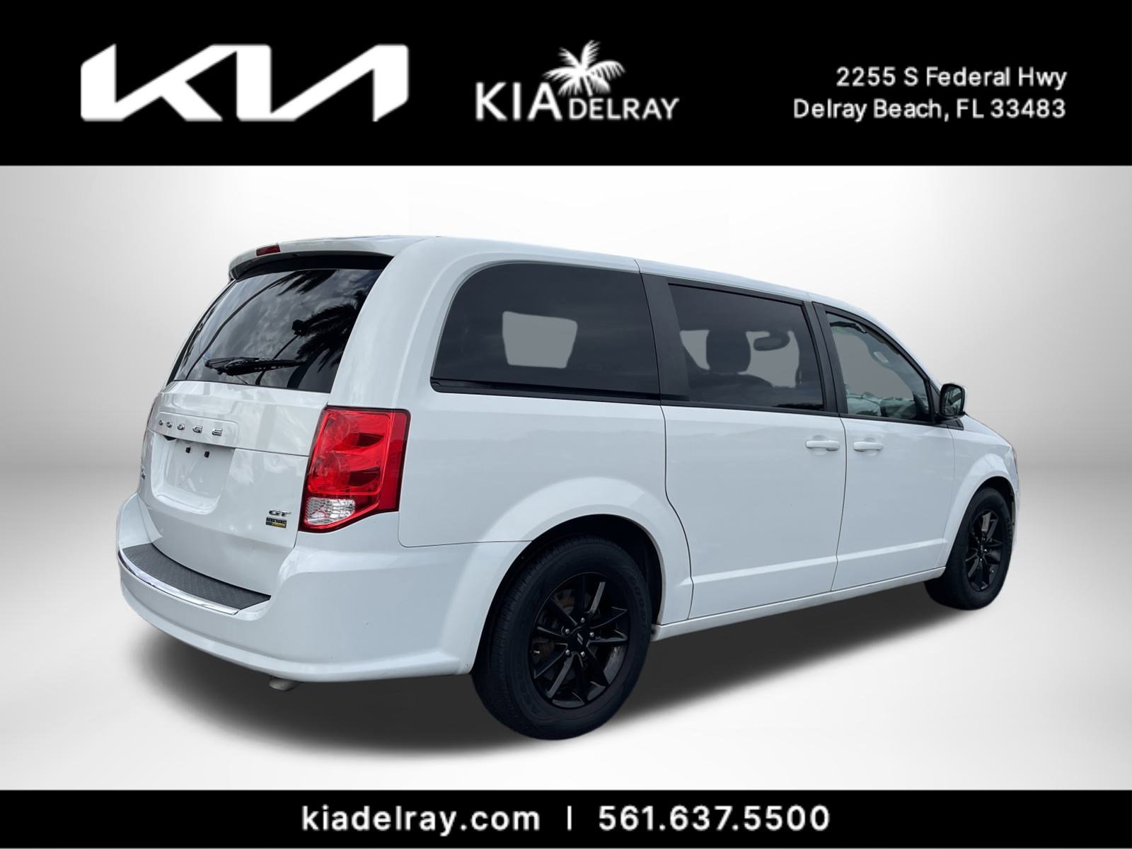 Used 2019 Dodge Grand Caravan GT image 3