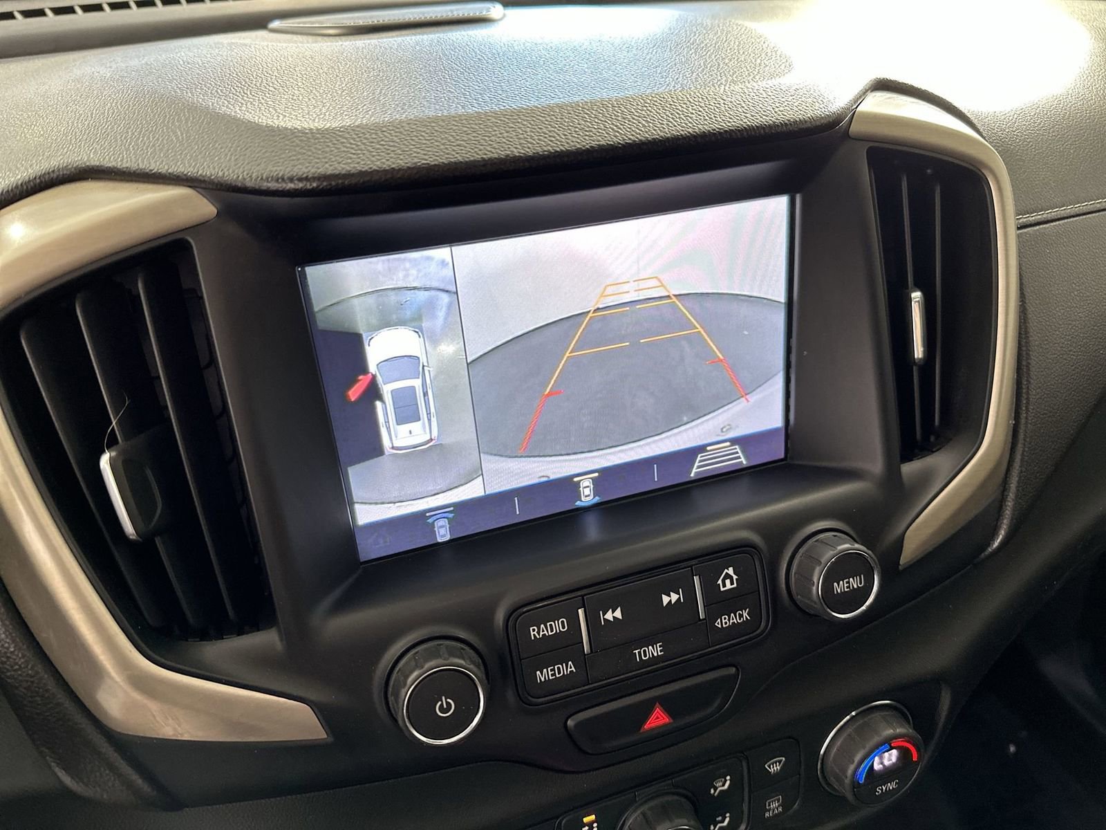 Used 2018 GMC Terrain Denali w/ Advanced Safety Package FWD image 17