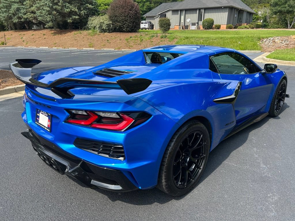 Used 2024 Chevrolet Corvette Z06 w/ Z07 Performance Package RWD image 25