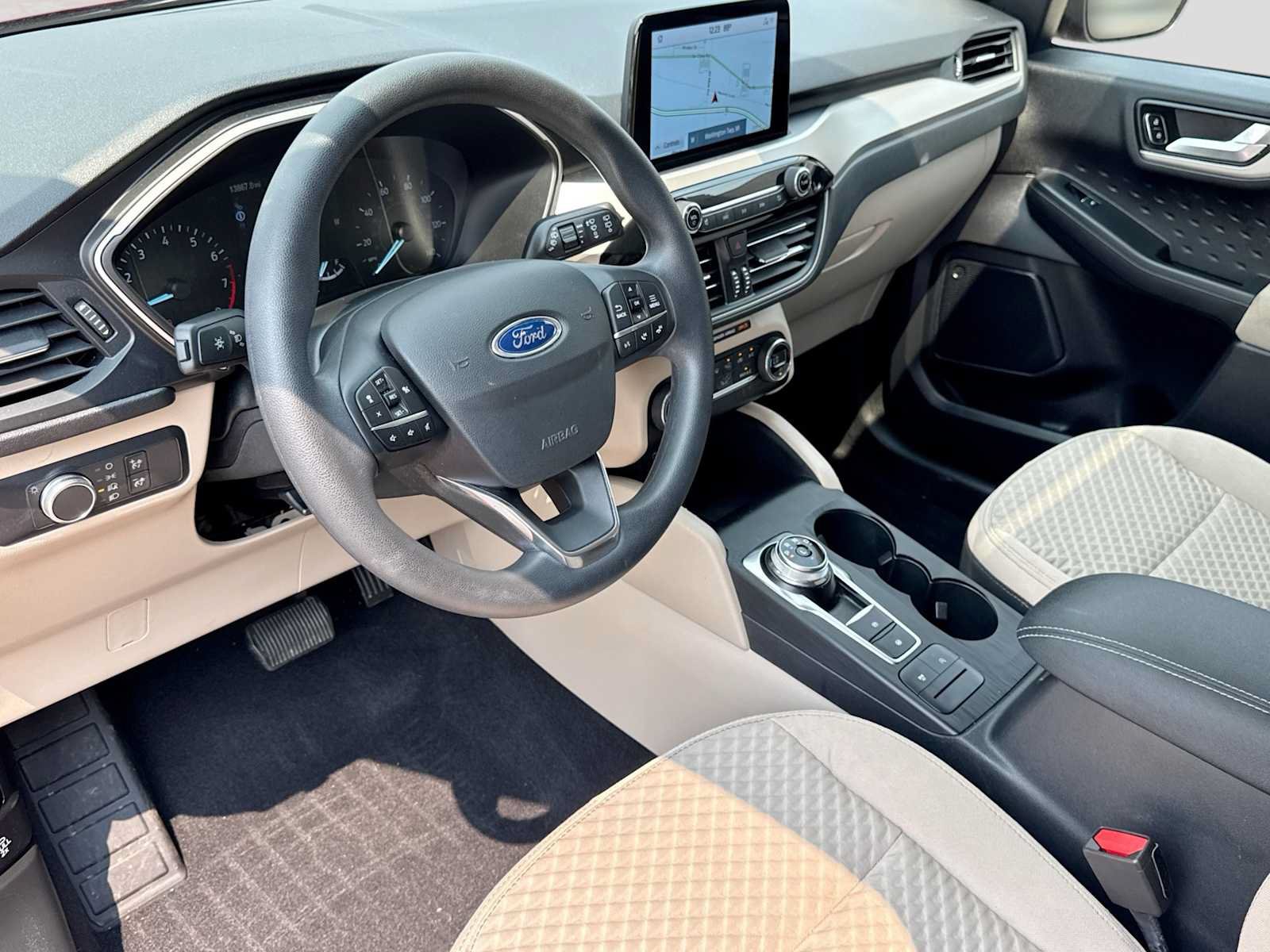 Certified 2020 Ford Escape SE FWD image 2