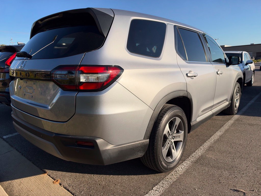 Used 2025 Honda Pilot EX-L image 4
