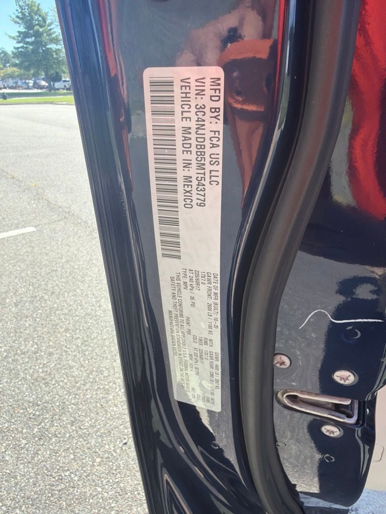 Used 2021 Jeep Compass Latitude AWD/4WD image 15