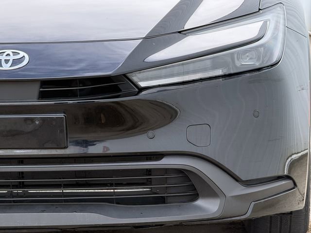 Used 2023 Toyota Prius LE image 8