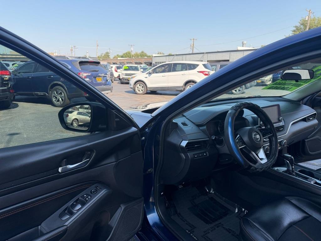 Used 2019 Nissan Altima 2.5 SR w/ SR Premium Package FWD image 9