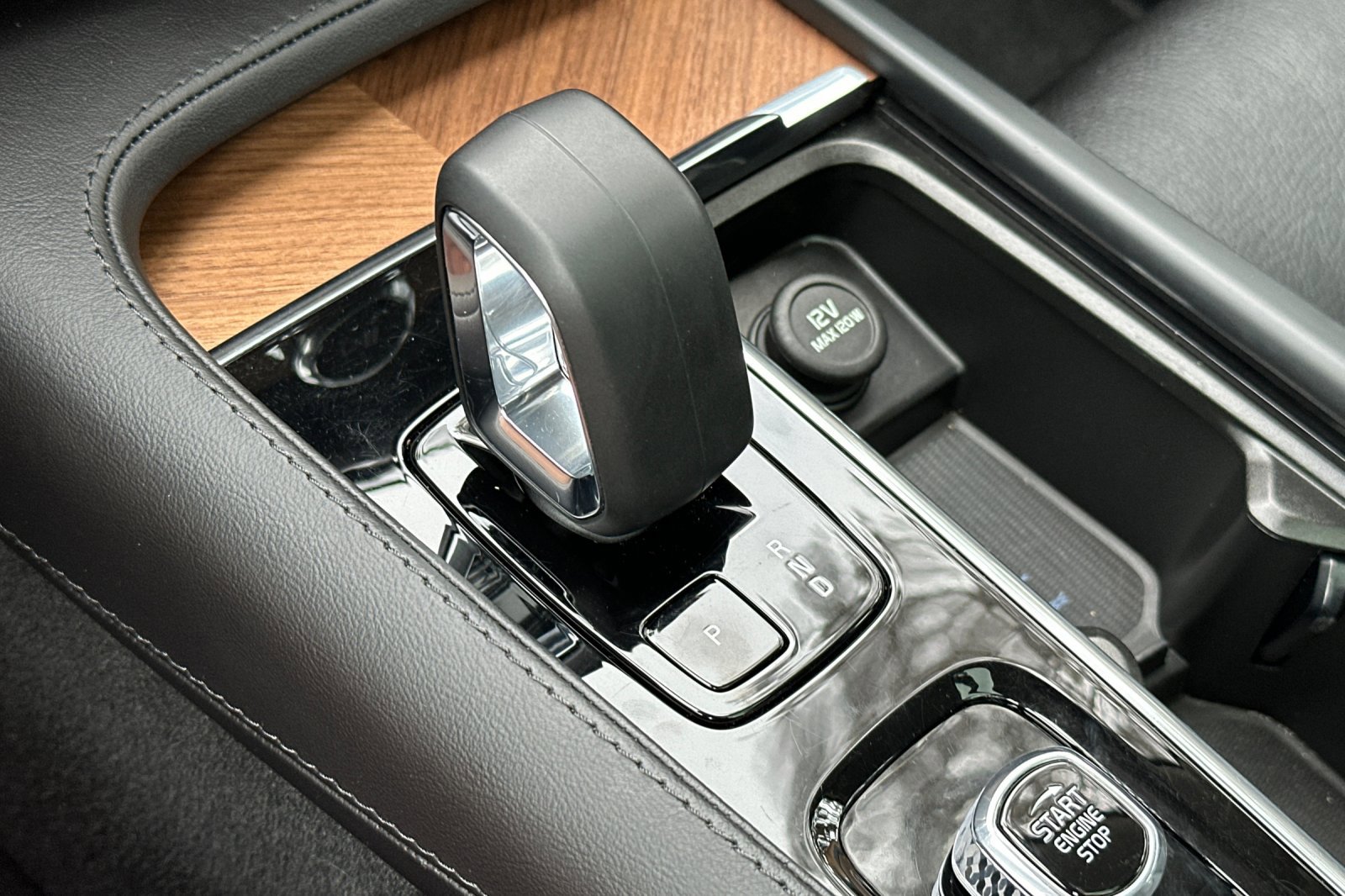 Certified 2023 Volvo XC90 T8 Plus AWD/4WD image 27