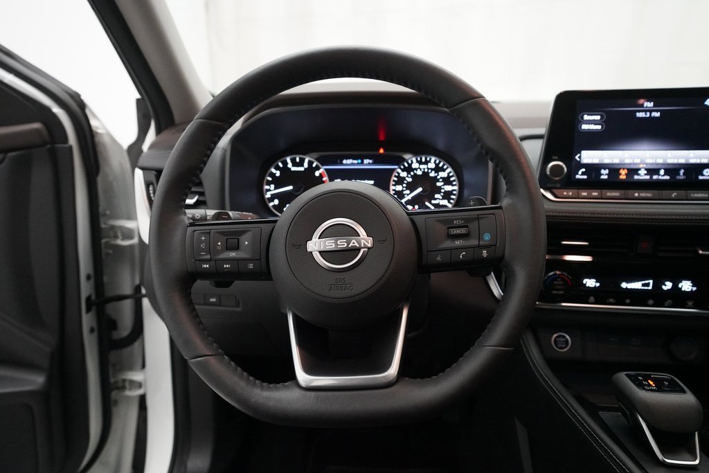 Used 2023 Nissan Rogue SL image 4