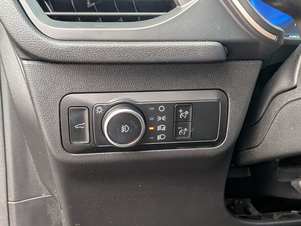 Used 2022 Ford Escape SEL w/ Technology Package FWD image 19