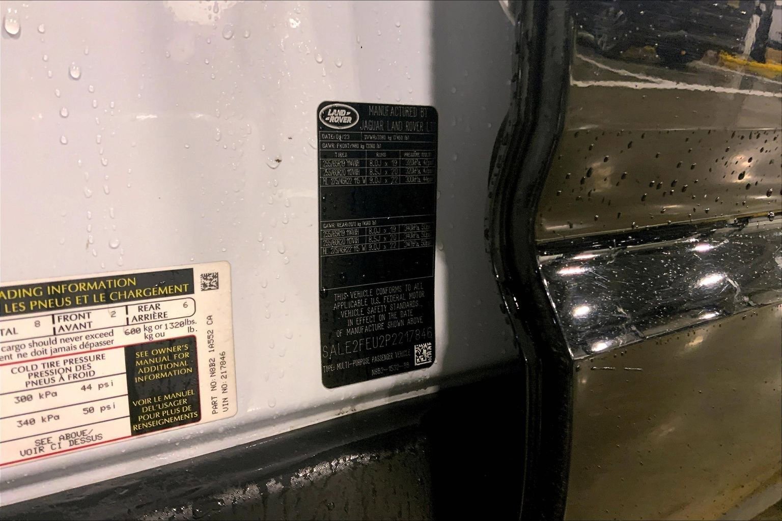 Used 2023 Land Rover Defender 130 X-Dynamic SE image 4