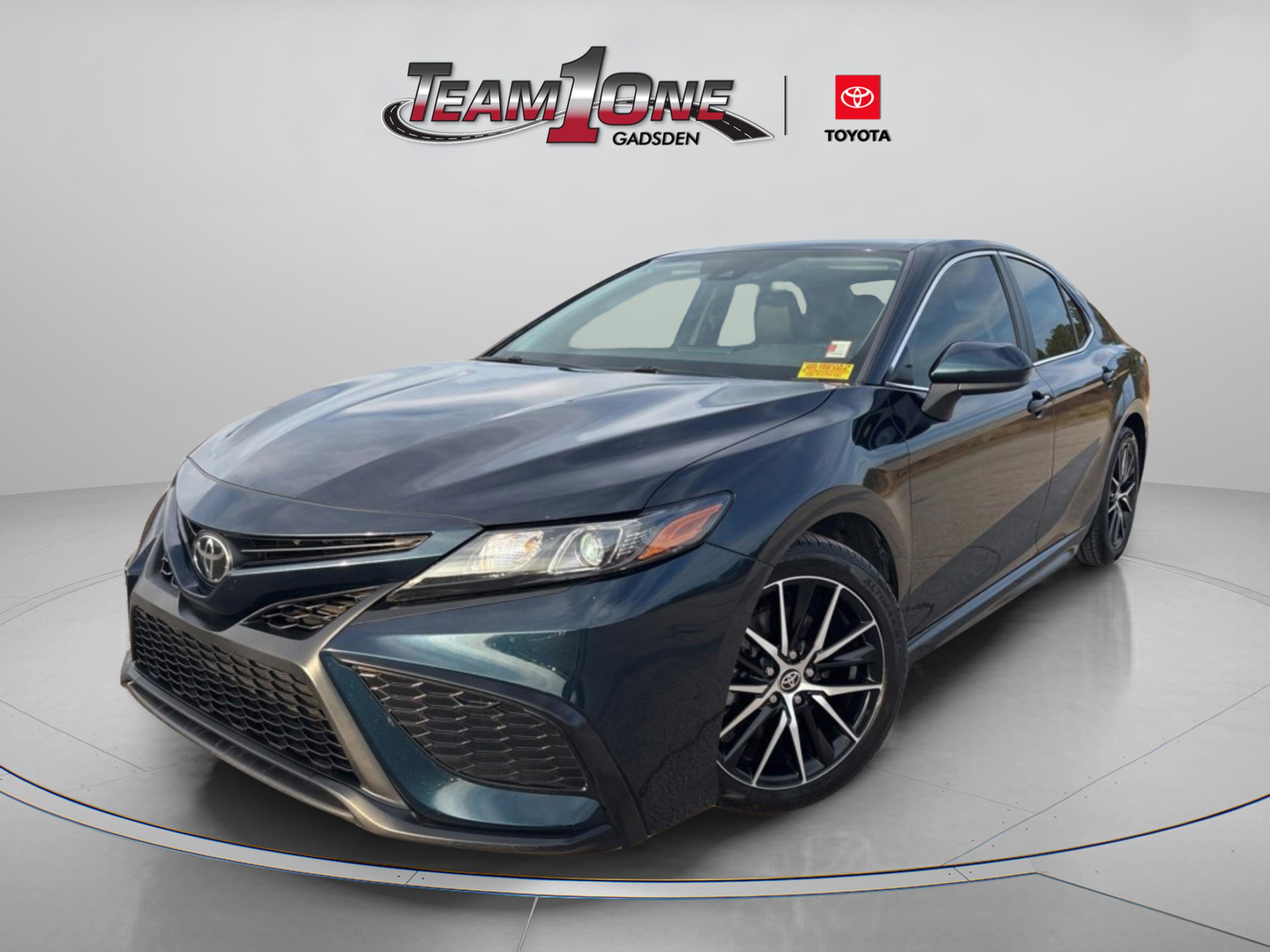 Used 2021 Toyota Camry SE image 5