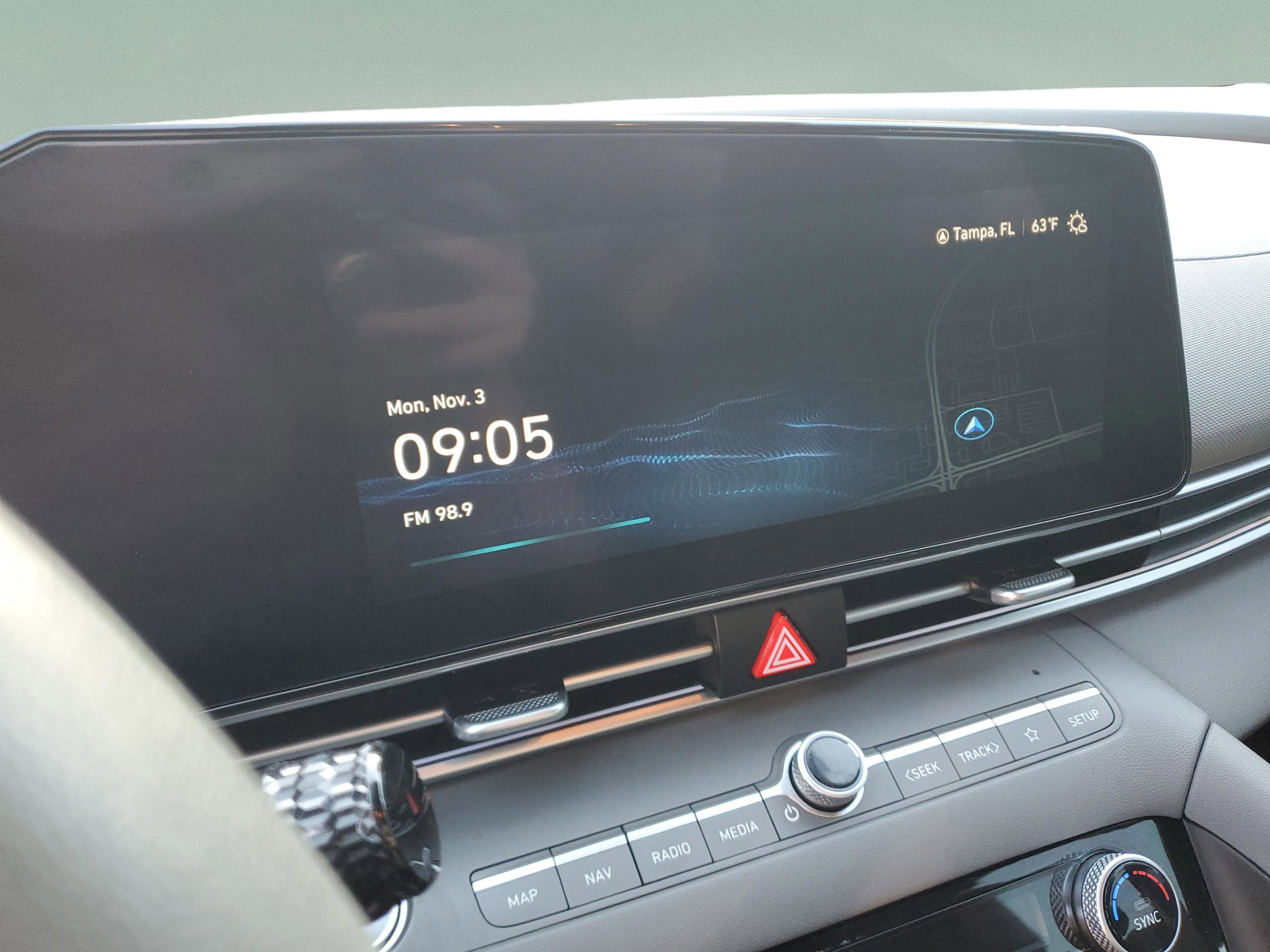 Used 2024 Hyundai Elantra SEL image 17