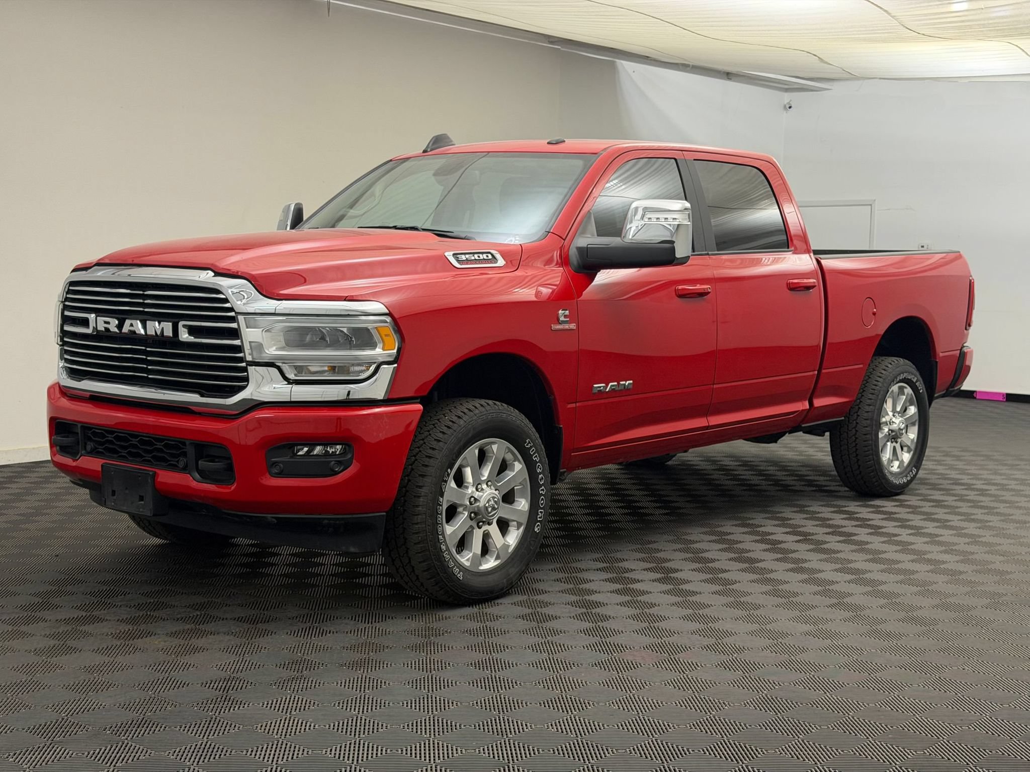 Used 2024 RAM 3500 Laramie AWD/4WD image 1