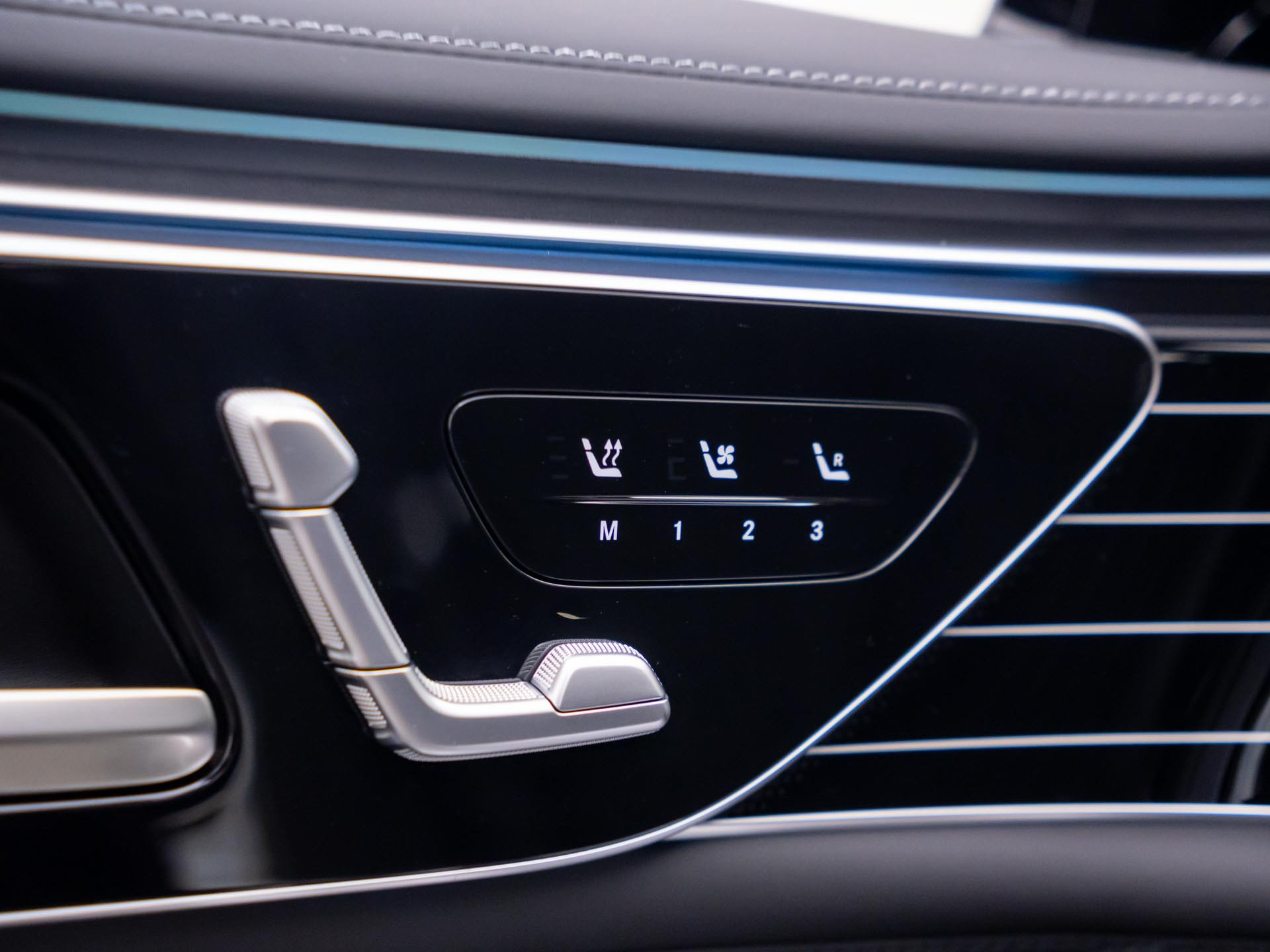 New 2027 Mercedes-Benz S 580 4MATIC Sedan image 14