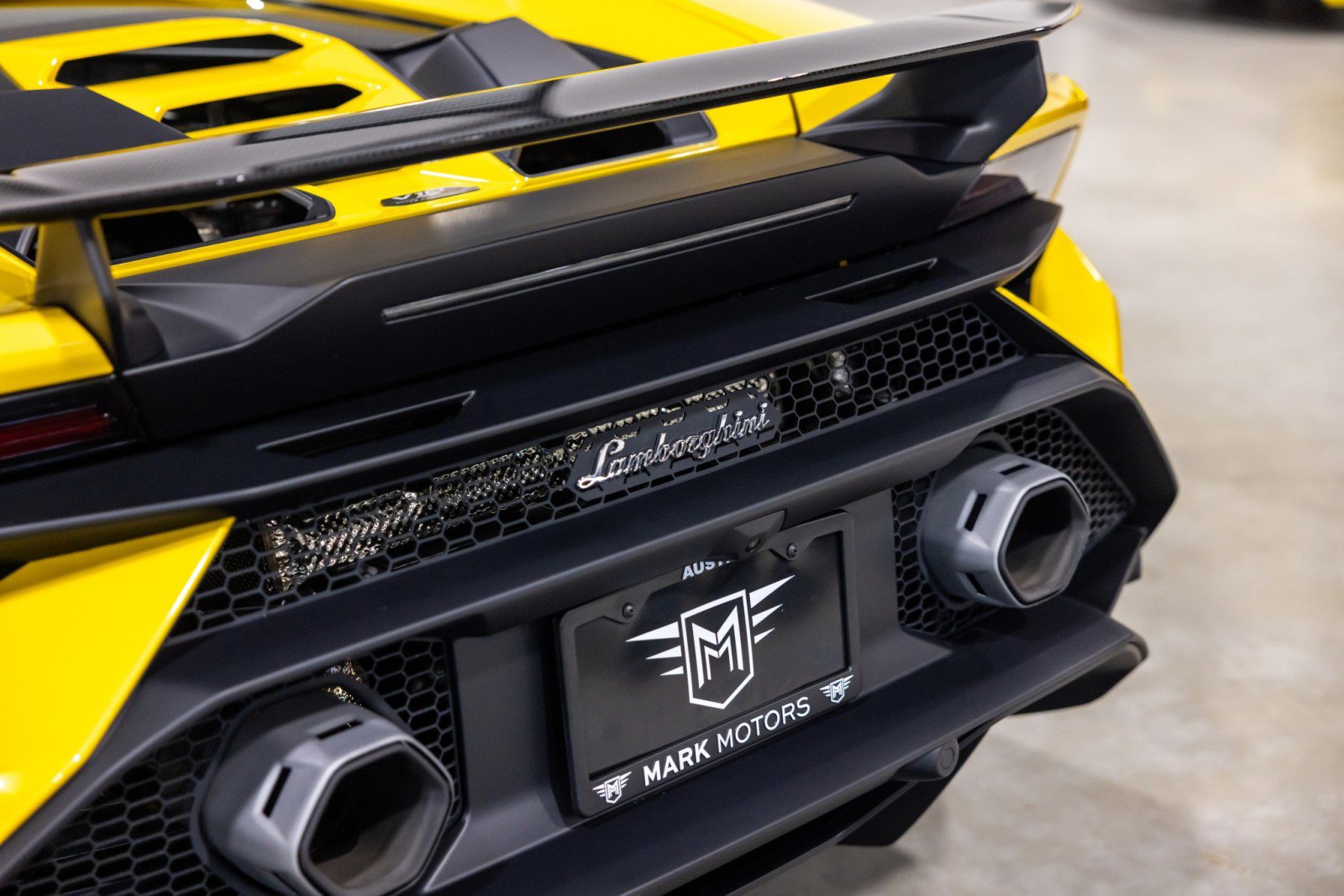 Used 2023 Lamborghini Huracan Tecnica RWD image 15