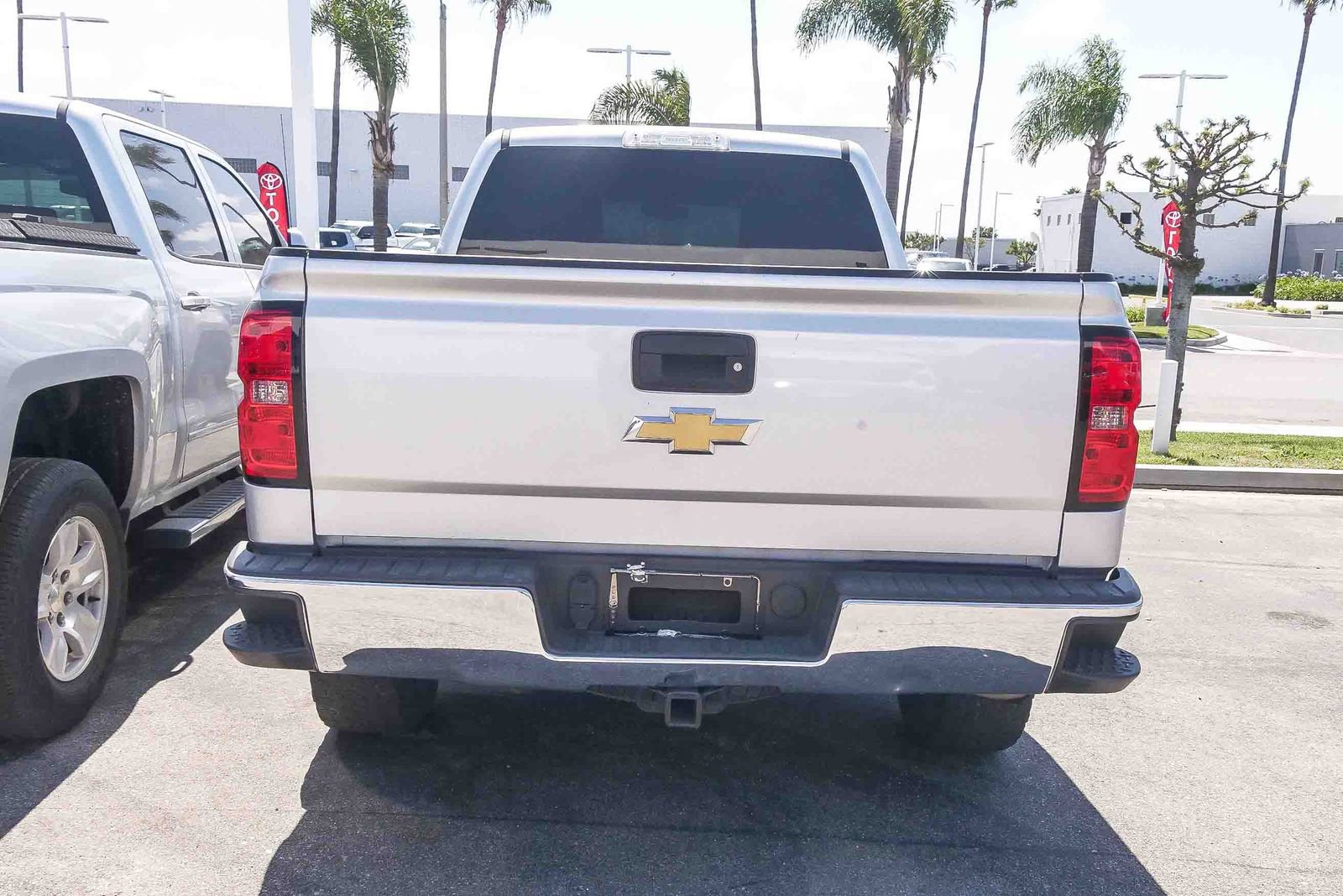 Used 2018 Chevrolet Silverado 1500 LT w/ Trailering Package AWD/4WD image 8