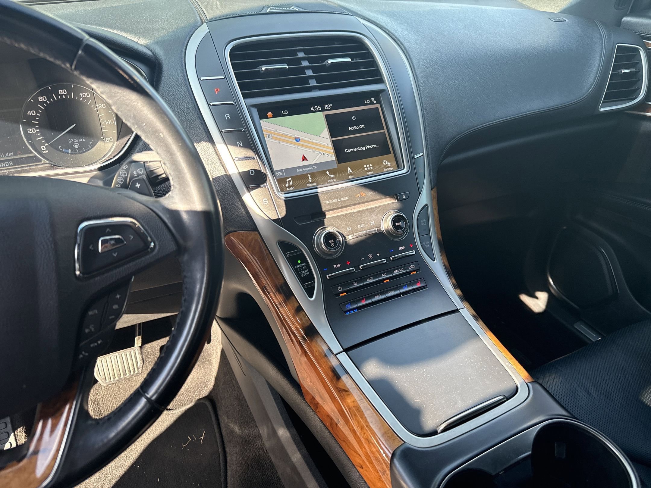 Used 2018 Lincoln MKX Reserve w/ Cargo Accessories Package FWD image 9