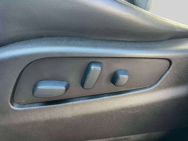 Used 2021 Cadillac XT4 Premium Luxury w/ Cold Weather Package image 22