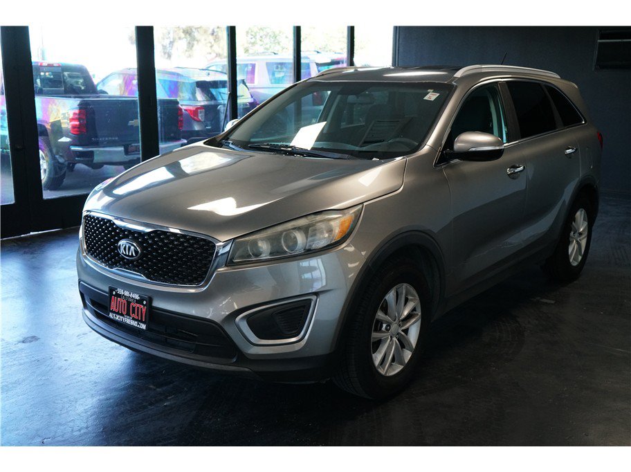 Used 2017 Kia Sorento LX FWD image 3