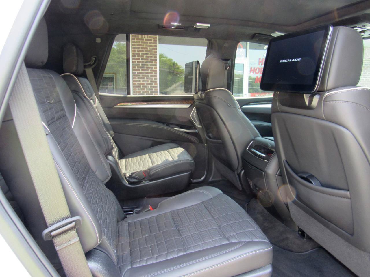 Used 2026 Cadillac Escalade Platinum Sport w/ LPO, ONYX Package AWD/4WD image 44