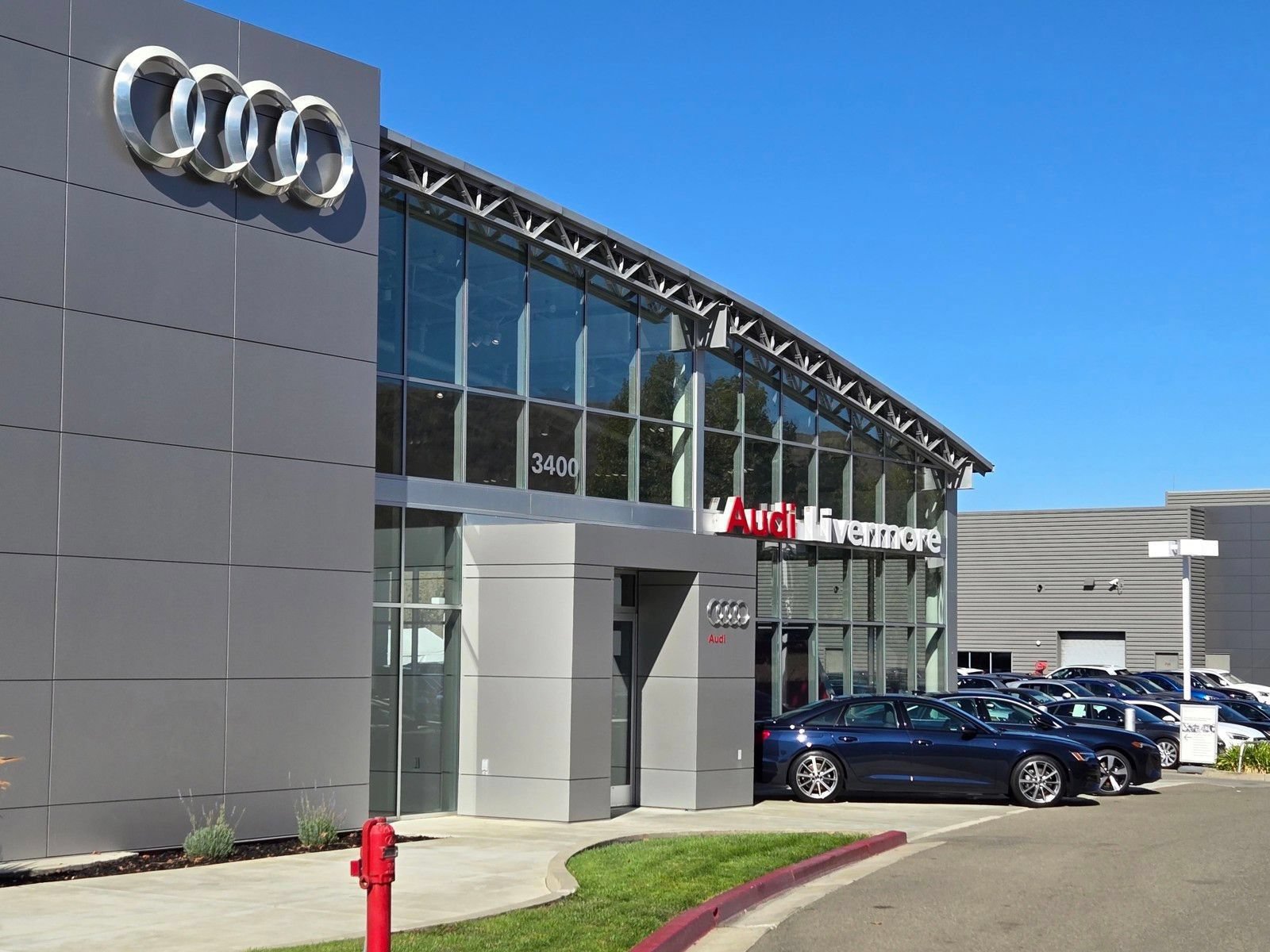 Used 2025 Audi A6 e-tron Prestige w/ Beige Warm Weather Package RWD image 35