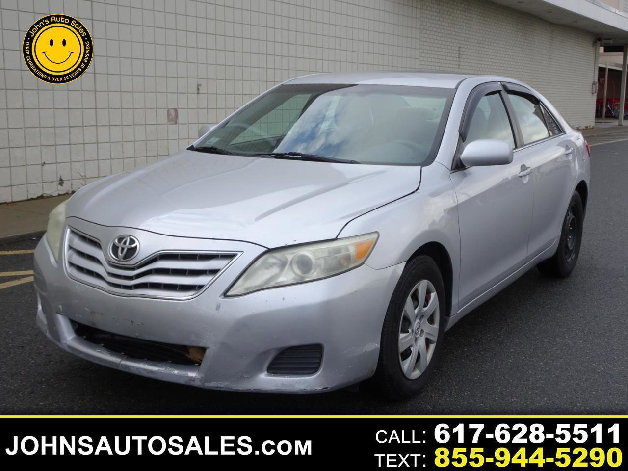 Used 2011 Toyota Camry LE FWD image 1